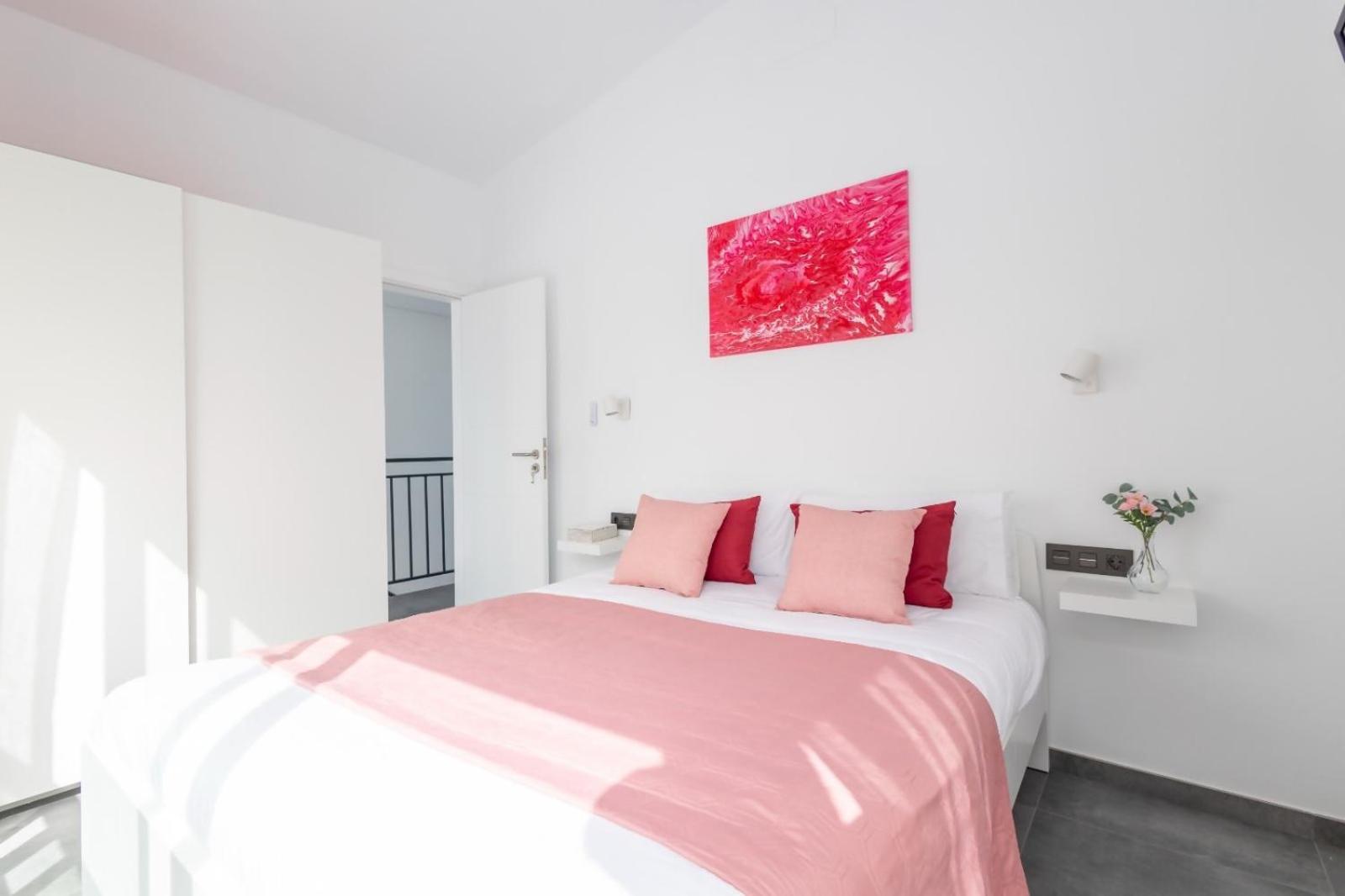 Divela, Ocean View, Private & Heated Pool Willa La Listada