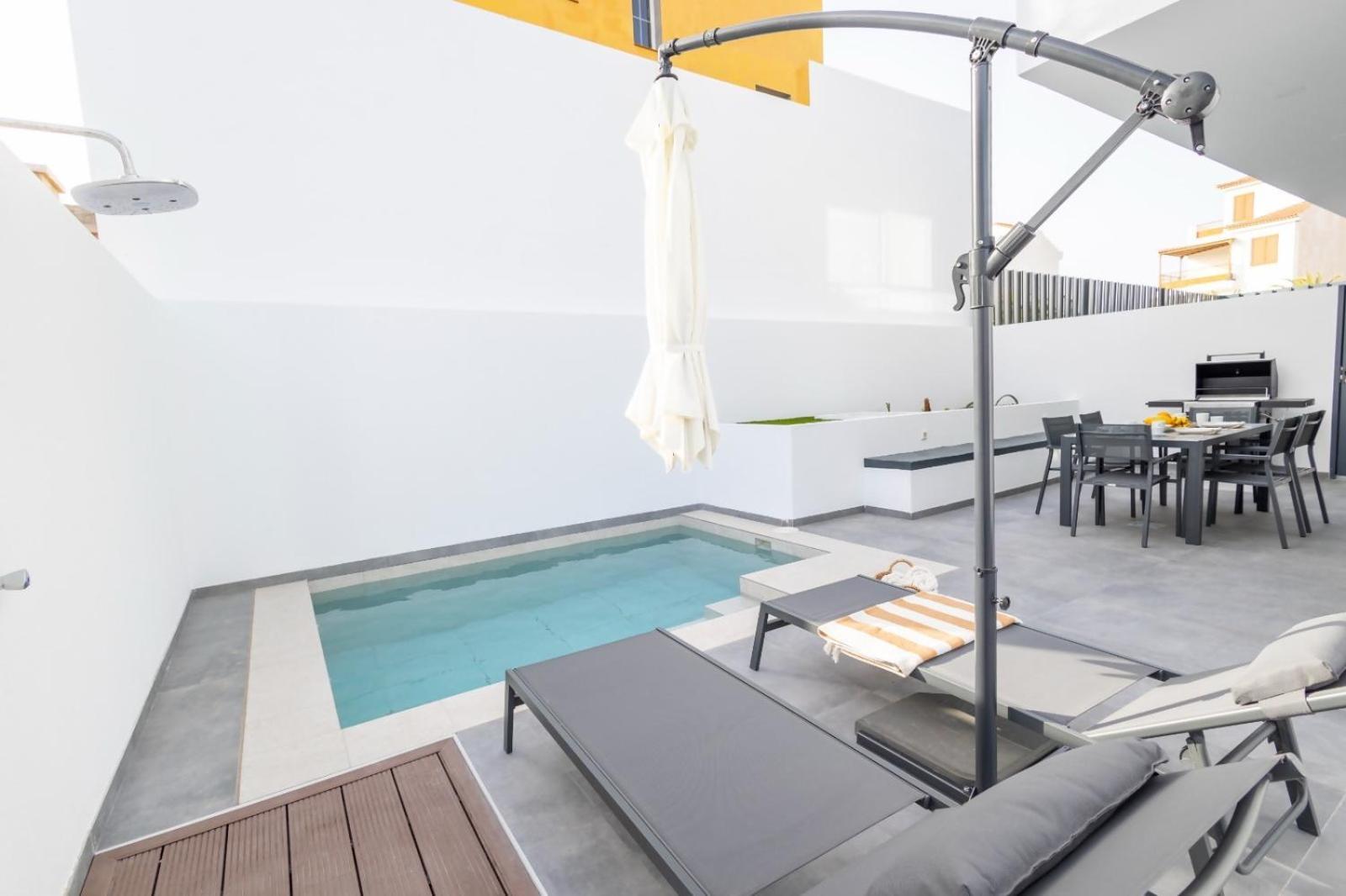 Divela, Ocean View, Private & Heated Pool Willa *
