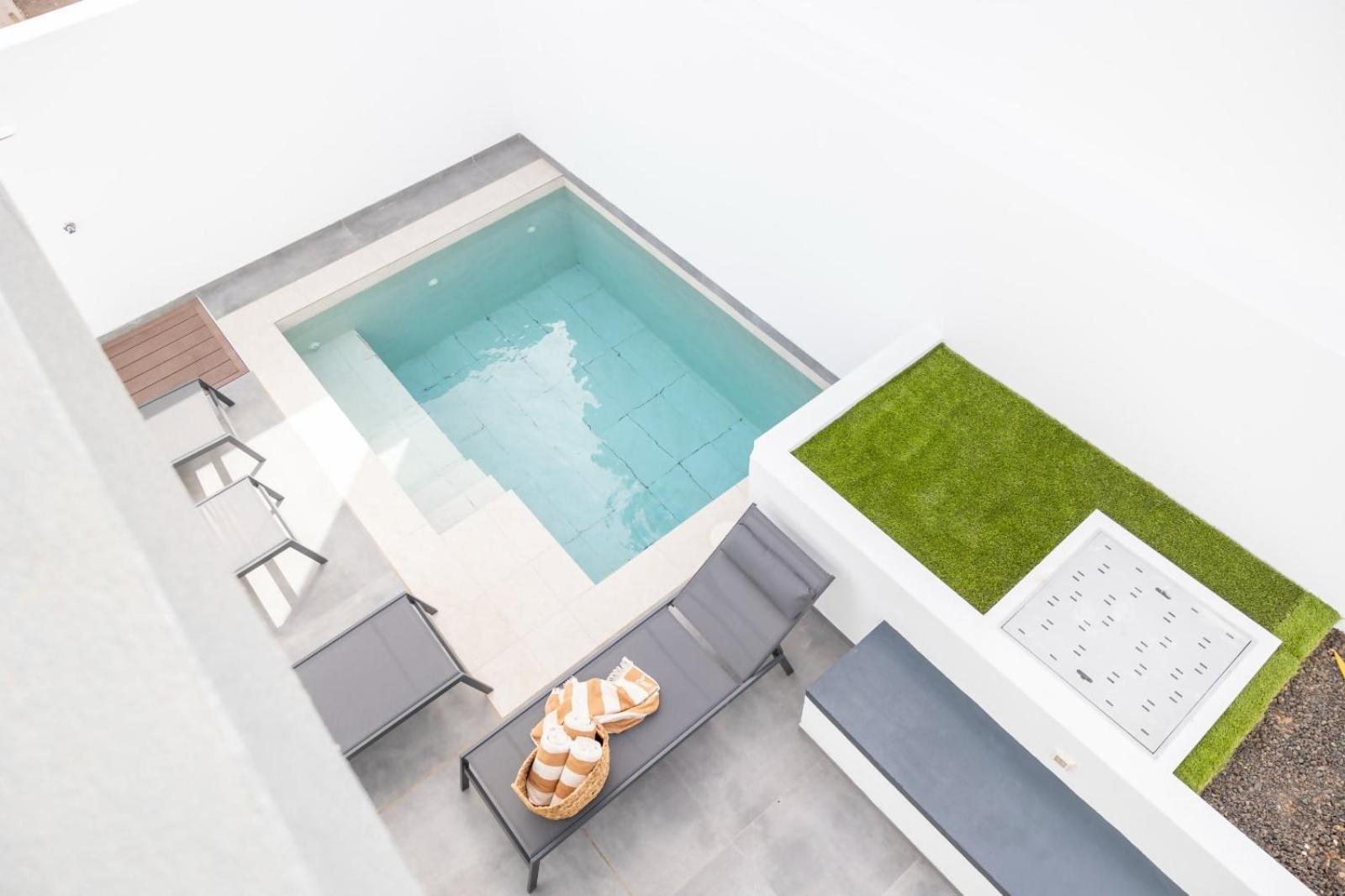 Divela, Ocean View, Private & Heated Pool